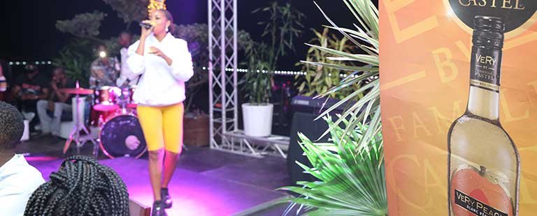 TINA ET SLY’A ENFLAMMENT LE SKYLIFE AVEC VERY & REGAB BLEU