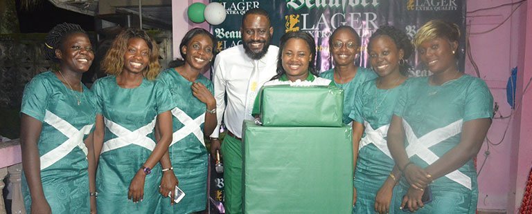 BEAUFORT LAGER & YAYA VICH CELEBRENT L’ANNIVERSAIRE D’HARDIE
